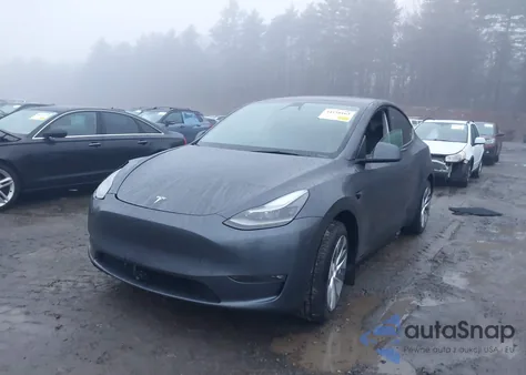 2023 Tesla Model Y Awd/Long Range Dual Motor All-Wheel Drive from USA, damaged, VIN 7SAYGDEE7PF977452